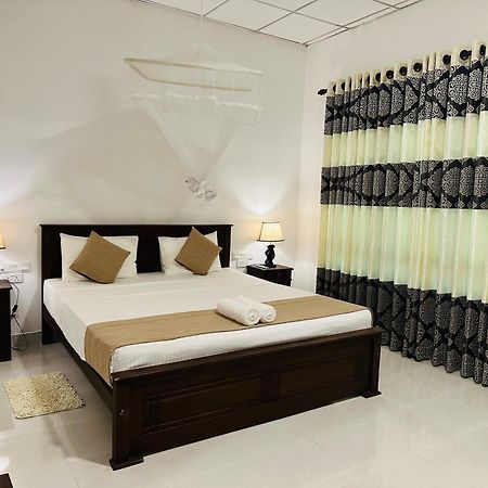 Sigiri Hibiscus Villa Сигирия Экстерьер фото