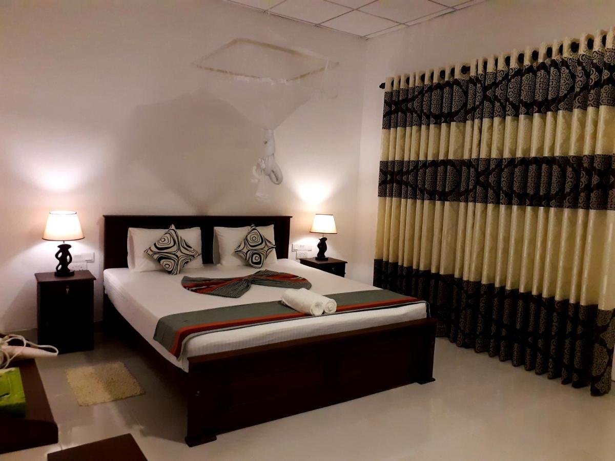 Sigiri Hibiscus Villa Сигирия Экстерьер фото