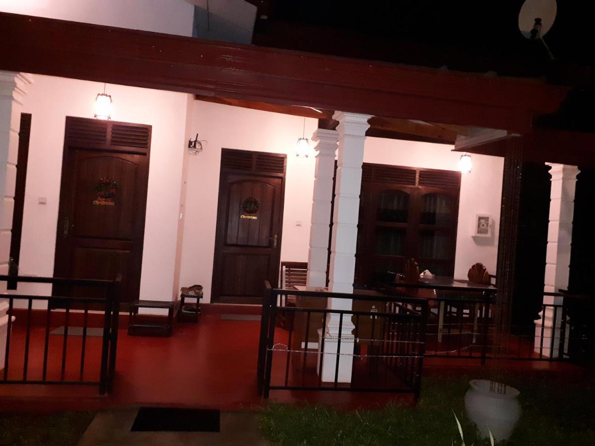 Sigiri Hibiscus Villa Сигирия Экстерьер фото