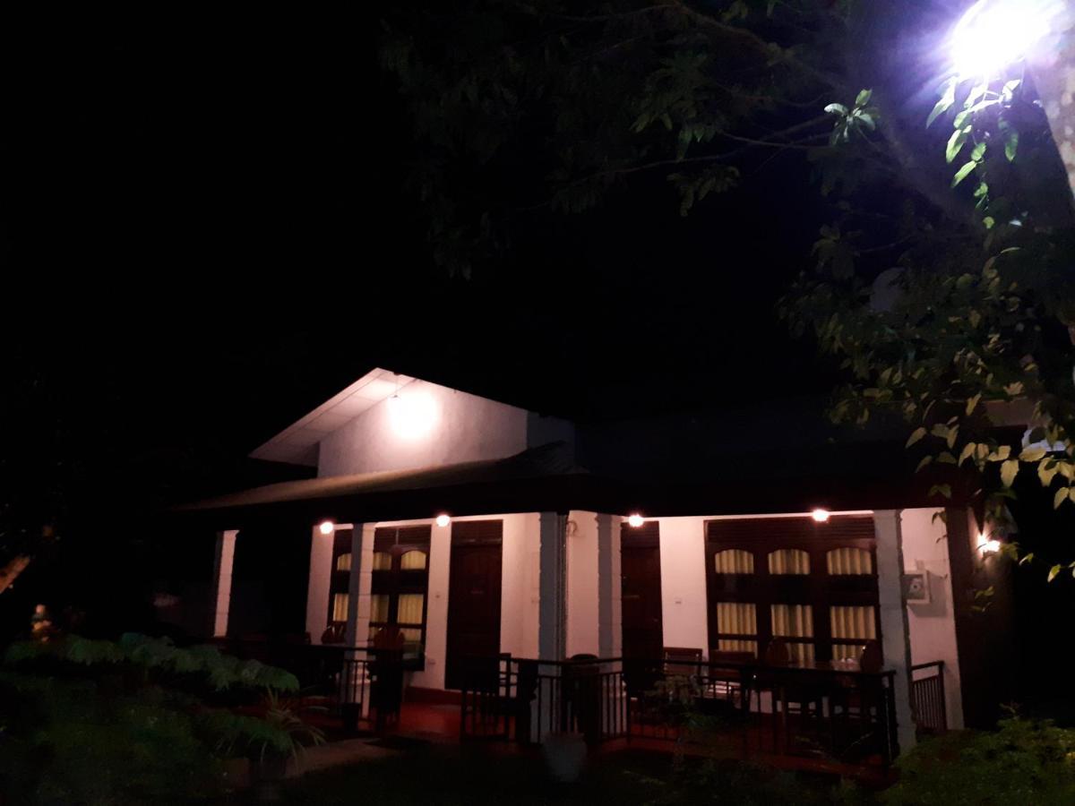 Sigiri Hibiscus Villa Сигирия Экстерьер фото